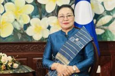 Đại sứ Lào Khamphao Ernthavanh: Hợp tác giáo dục- đào tạo thúc đẩy hai nước phát triển bền vững