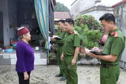 Bám cơ sở, giữ bình yên cho cuộc sống nhân dân