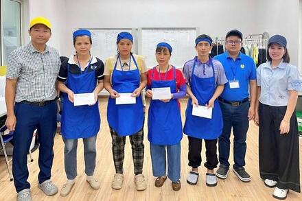 Sakurai Việt Nam trao hơn 180 suất quà hỗ trợ đoàn viên, người lao động khó khăn