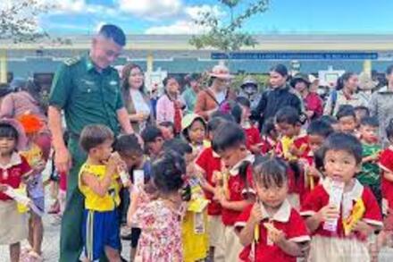 Trung thu rộn ràng tại biên giới và hải đảo