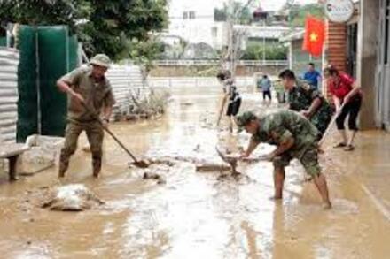 Mưa bão và ngập úng: Nguy cơ gia tăng sốt xuất huyết