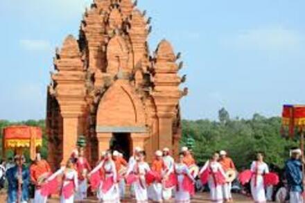 Nhiều hoạt động chào mừng Lễ hội Katê, quảng bá văn hóa truyền thống