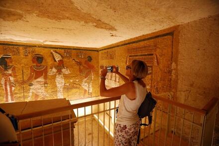 Rộ tin lăng mộ pharaoh Ai Cập Tutankhamun sắp sụp đổ