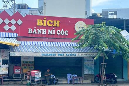 Số người nghi ngộ độc sau khi ăn bánh mì ở TPHCM tăng lên 235 người