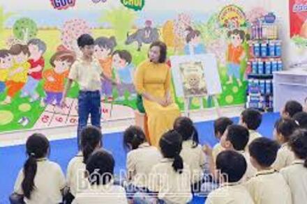 Thúc đẩy phong trào thi đua học tập và sáng tạo trong giáo viên, học sinh