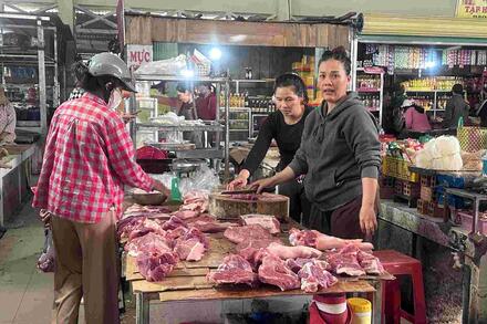 Điều phối hàng hóa kịp thời giúp thị trường dần ổn định sau mưa lũ