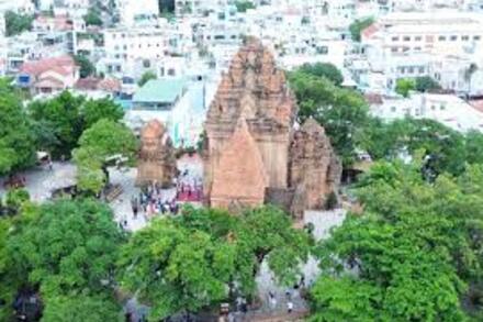 Tạo sức sống mới cho di sản văn hóa Chăm