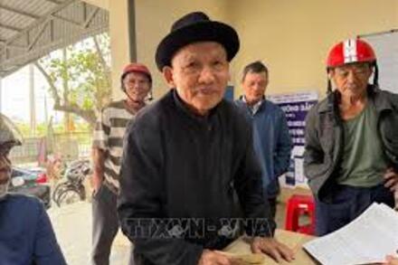 Khẩn trương cấp phát quà Tết đến đúng đối tượng trong ngày 31/12