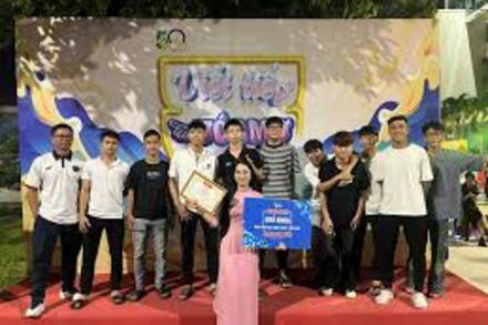 Hành trình “vượt lên chính mình” của cô học trò vùng biển