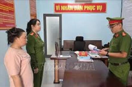 Vụ hành hung nhân viên gác chắn đường sắt: Bắt giữ một phụ nữ về hành vi “gây rối trật tự công cộng”