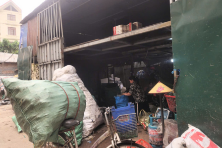 Hà Nội: Nỗi lo từ những vựa thu mua phế liệu mọc xen khu dân cư