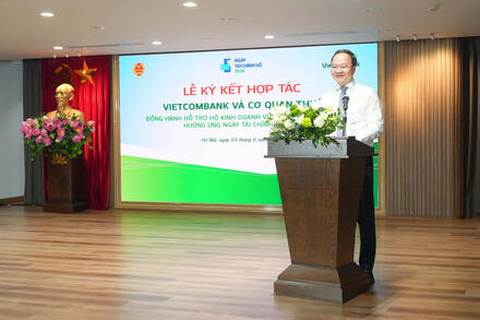 Vietcombank đồng hành cùng Cục Thuế hỗ trợ hộ kinh doanh vững bước chuyển đổi, hưởng ứng Ngày Tài chính số 2026