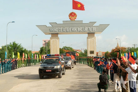 An Giang: Đón Đội K92, K93 hoàn thành nhiệm vụ tìm kiếm, quy tập hài cốt liệt sĩ tại Campuchia