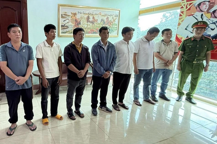 Đưa, nhận hối lộ để cấp khống giấy kiểm dịch động vật, 8 đối tượng bị khởi tố
