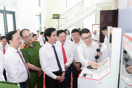 Agribank đồng hành cùng tỉnh Lạng Sơn ra mắt Trạm dịch vụ công số: Ứng dụng công nghệ trong cải cách hành chính, xây dựng thế hệ “công dân số”