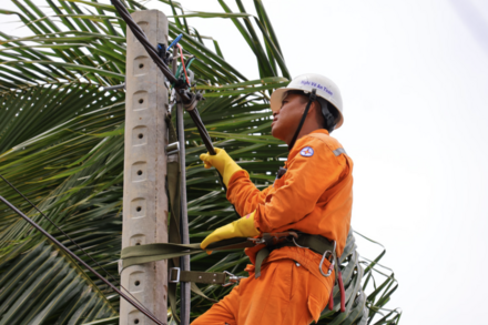 Chủ động giữ dòng điện an toàn trong mùa mưa bão