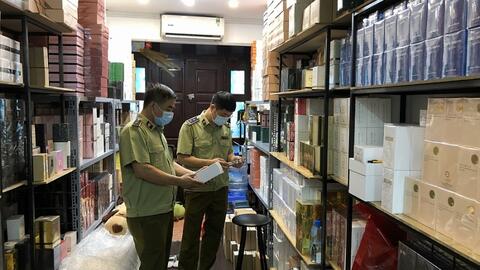 Cẩn trọng với nước hoa trôi nổi trên thị trường