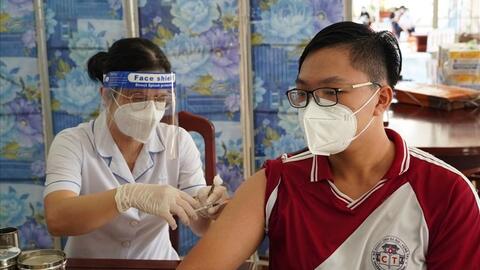 Tiêm vaccine phòng COVID-19 cả nước vượt mốc 150 triệu liều