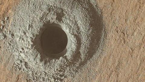 Đục lỗ Sao Hỏa, NASA  tìm được dấu vết sự sống ngoài hành tinh?