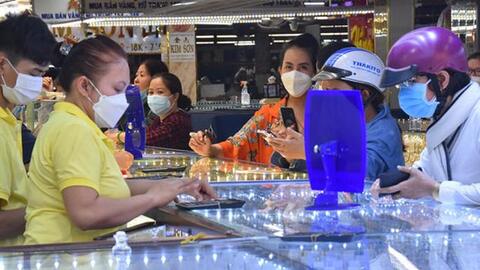Phải kéo giá vàng SJC về sát giá thế giới!