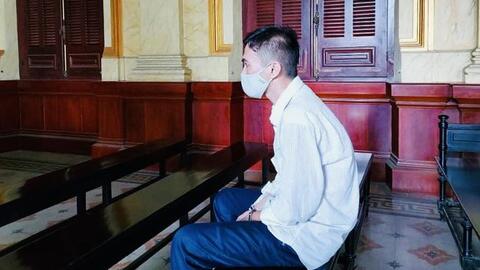 Chân dung cựu thư ký tòa án cấp cao chiếm đoạt tiền của bị cáo