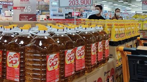 Giá xăng tăng, chi tiêu thêm gánh nặng