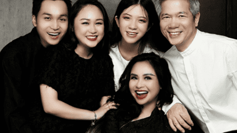 Sao Việt 18 tuổi đã lên xe hoa, hôn nhân sóng gió nhưng dạy dỗ con cực khéo: Cả ba con đều lớn lên thành CỰC PHẨM, vừa xinh vừa giỏi
