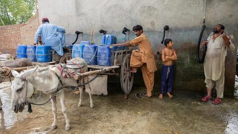 Pakistan hứng chịu cái nóng khốc liệt 51 độ C