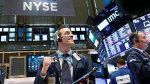 Nasdaq Composite tăng 1.7% khi cổ phiếu Tesla nhảy vọt