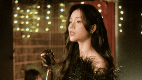 Hương Ly là nữ ca sĩ có lượt view YouTube cao nhất Việt Nam