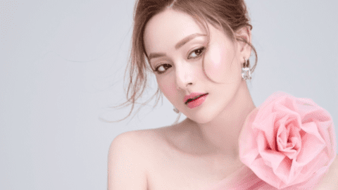 Sắc vóc quyến rũ của diễn viên Lan Phương