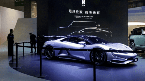 Tesla sắp bị BYD vượt mặt: Chỉ còn đúng 3.000 chiếc xe điện nữa là Elon Musk sẽ mất ngôi vương