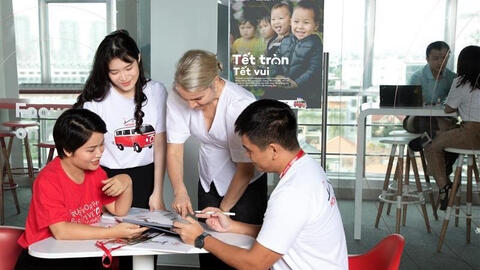 Home Credit chú trọng đa dạng hóa nguồn nhân lực và theo đuổi chiến lược kinh doanh có trách nhiệm tại Việt Nam