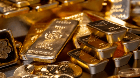 Vàng thế giới lên sát 2,070 USD/oz, cao nhất từ trước đến nay