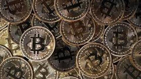 Bitcoin chạm mốc 40,000 USD