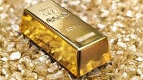 Vàng thế giới vượt mốc 2,050 USD/oz