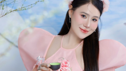 Hồ Bích Trâm diện áo yếm, khoe vai trần gợi cảm