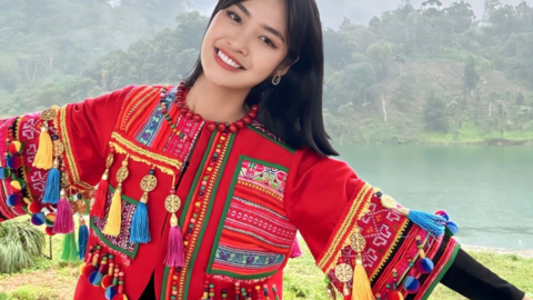 Hoa hậu Nông Thúy Hằng mang Tết sớm đến Hà Giang