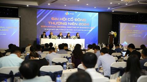 FPT Retail lên kế hoạch chào bán riêng lẻ cổ phần chuỗi dược phẩm Long Châu