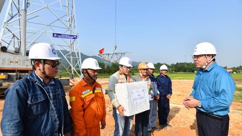 Tháng Công nhân tại EVN: Đoàn kết, chung sức vượt khó