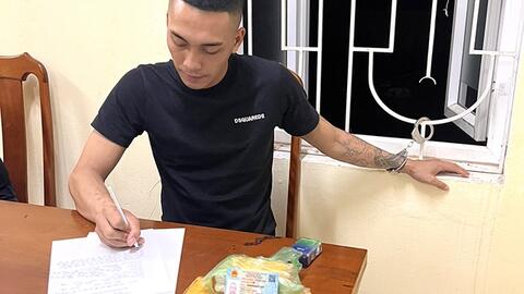 Bắt giữ nam thanh niên cùng 8.000 viên ma túy ở Quảng Bình