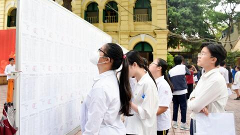 147 học sinh trúng tuyển vào lớp 10 hai trường tuyển sinh tràn tuyến