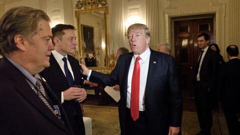 Bí mật của Elon Musk đằng sau khoản tài trợ 45 triệu USD/tháng cho ông Donald Trump: Cứu Tesla, loại bỏ các đối thủ xe điện Mỹ
