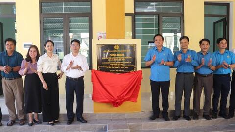 Quảng Bình: Bàn giao nhà nội trú cho giáo viên vùng khó khăn