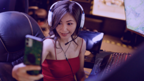 Nữ streamer xinh đẹp kiếm 12,5 tỷ đồng dễ dàng, tiền tự chảy vào túi chỉ nhờ một cách đơn giản ai cũng có thể làm được