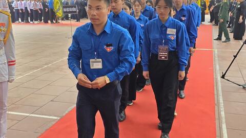 Thanh niên Đông Hội tận tình hỗ trợ người dân