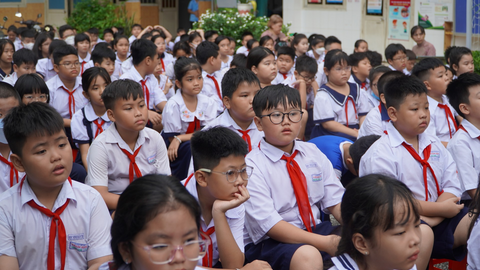 Giữ ổn định học phí năm học mới