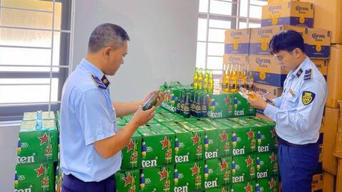 Tạm giữ gần 3.000 chai bia Heineken, Corona nhập lậu