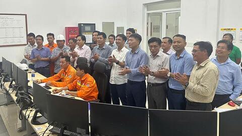 Đóng điện thông tuyến dự án đường dây 500kV (từ Quảng Bình đến Hưng Yên)