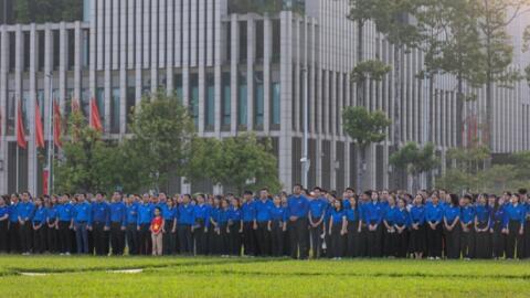 300 bạn trẻ tham dự lễ chào cờ, hát Quốc ca mừng Quốc khánh